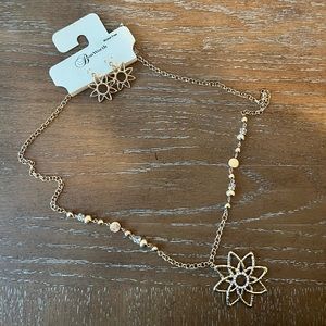 Sunflower looking necklace and Earring Set